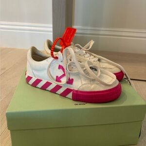 Off-White White Fuchsia Fluo